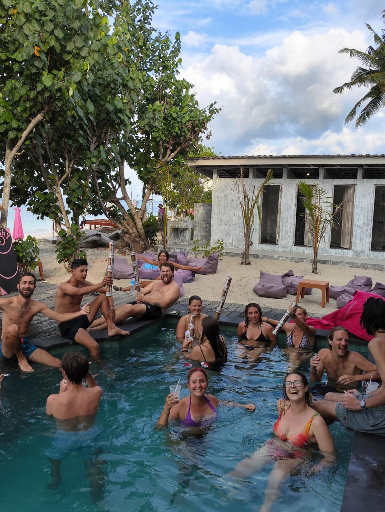 Lushy Hostel Nusa Penida Toyapakeh Exterior photo
