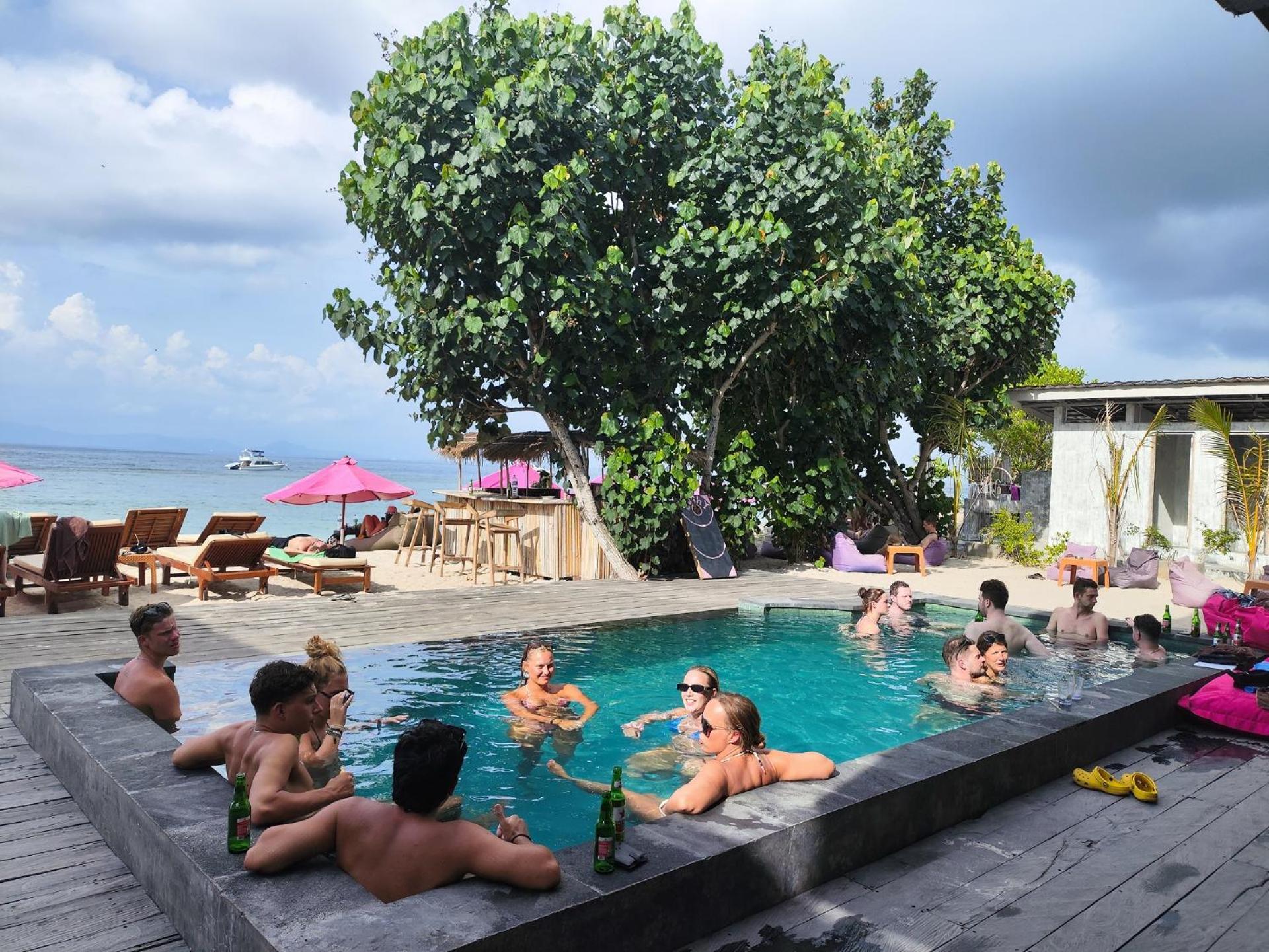 Lushy Hostel Nusa Penida Toyapakeh Exterior photo